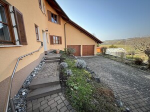 Eingangsbereich/Garagen