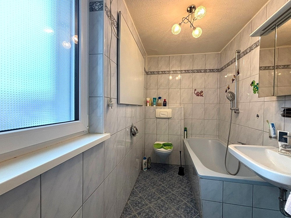 VUB0002343-8