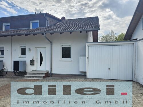 Ansicht Haus mit Garage