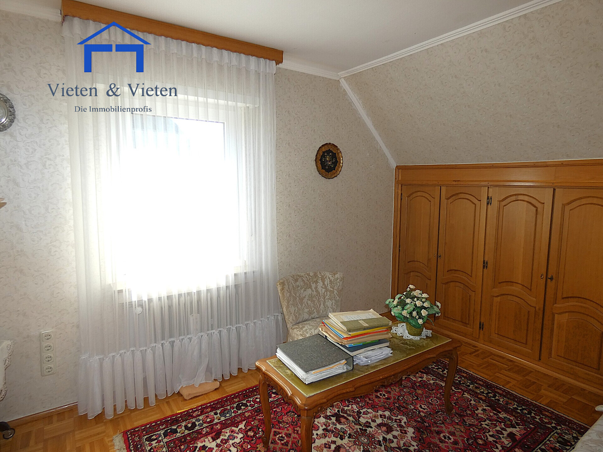 Arbeits- oder Kinderzimmer