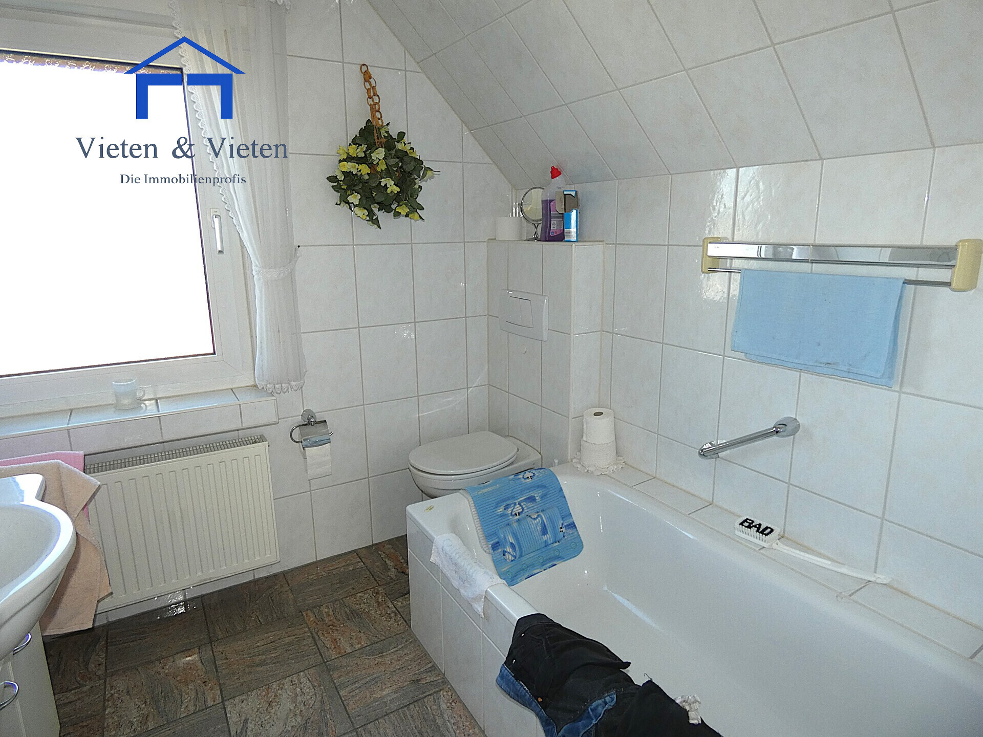 Badezimmer mit Wanne