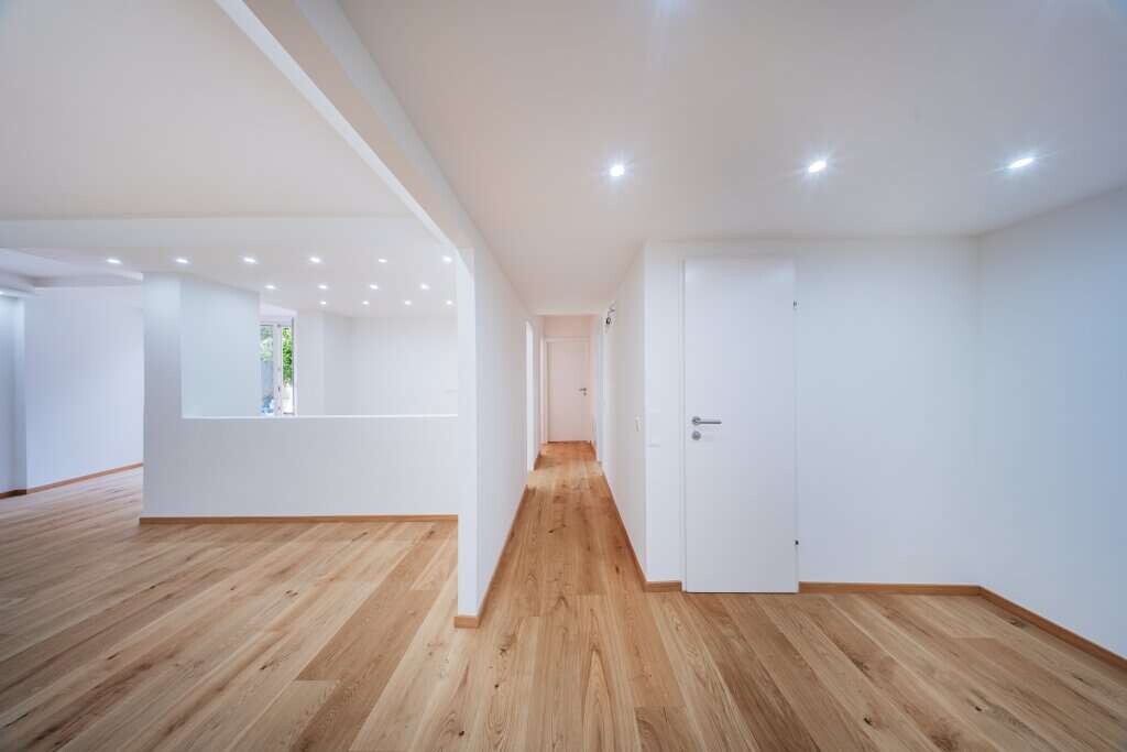 11906