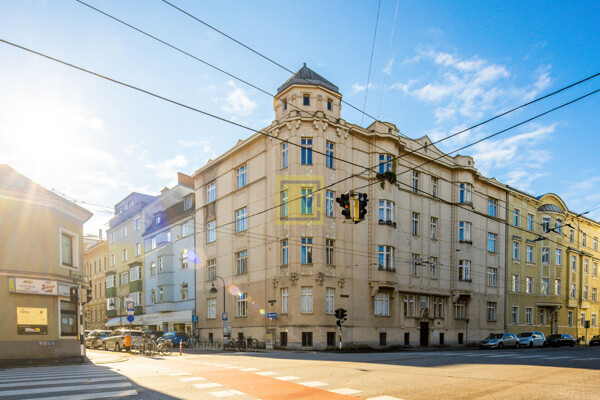 Riha_Eisenhandstraße_Karoline Rais-1