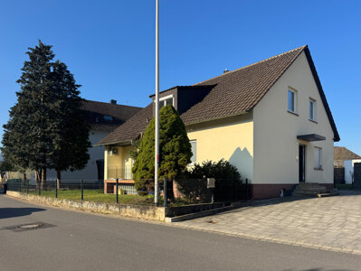 Immobilienbild 1 für Familienidyll - saniertes Einfamilienhaus mit Garten