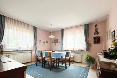 großzügige Essküche