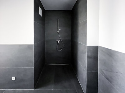 moderner Duschbereich Whg 19 