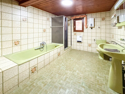 Badezimmer EG