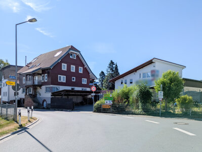 Ansicht NW mit Nebengebäude Titel