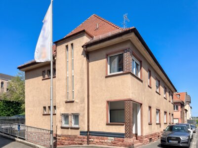 Immobilienbild 1 für Vielseitiges Praxis-/Geschäftshaus mit derzeitiger Wohnnutz...