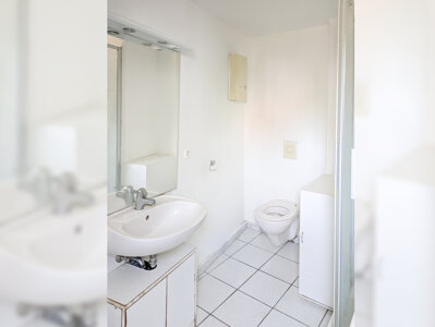 Wohnung EG links Bad