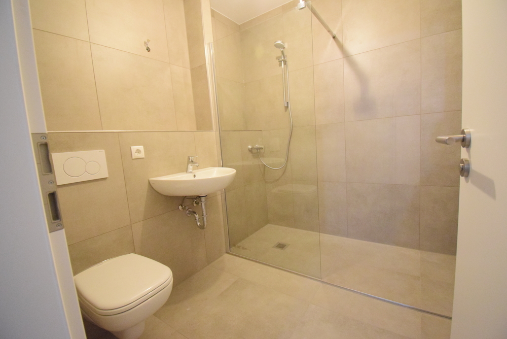 Modernisierte Wohnung mit Balkon in gepflegtem Wohnumfeld - Foto 2