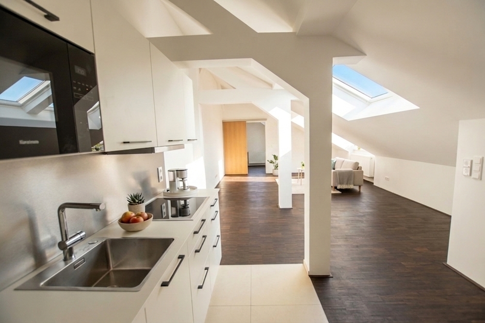 Kleines Dachstudio im sanierten Altbau im Quadrat H 7 - Photo 1