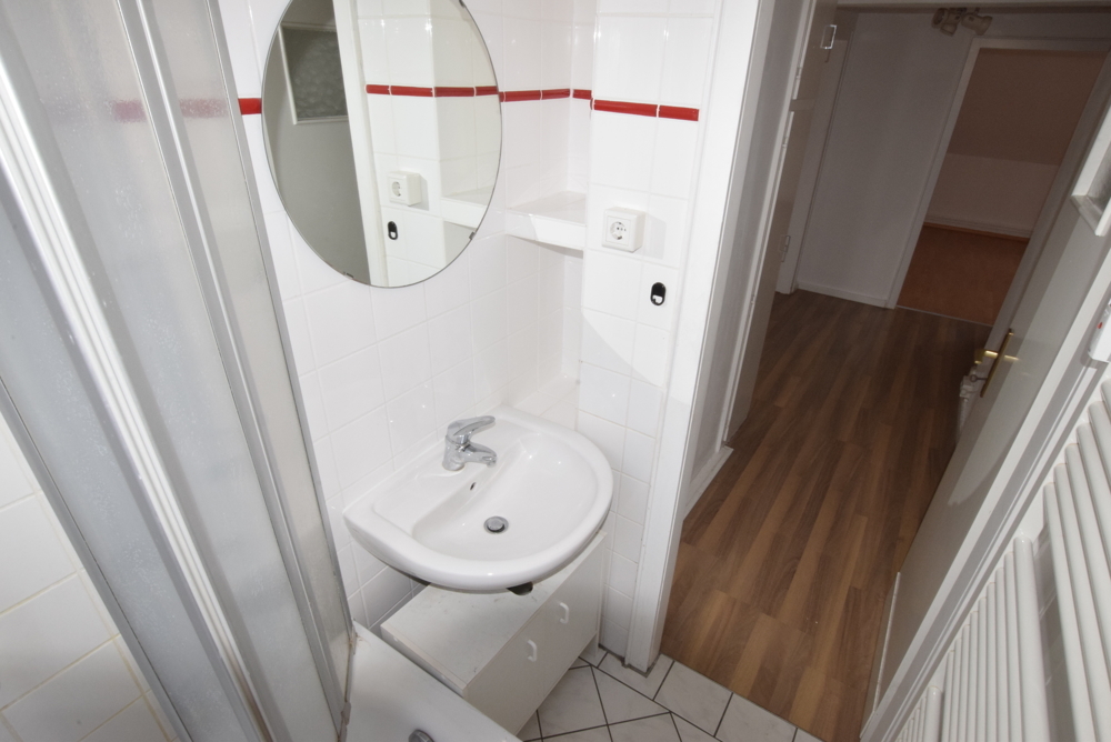 Mannheim City: Helle, auch WG - taugliche DG-Wohnung - Photo 3