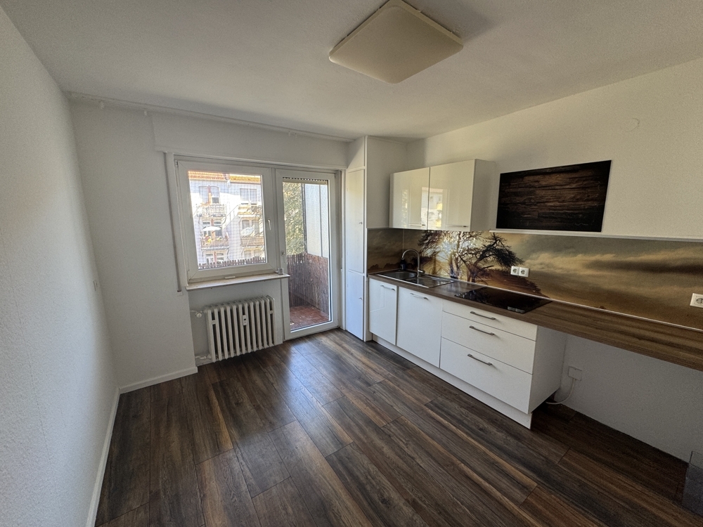 Gepflegte, großzügige und helle Wohnung mit Balkon - Foto 1