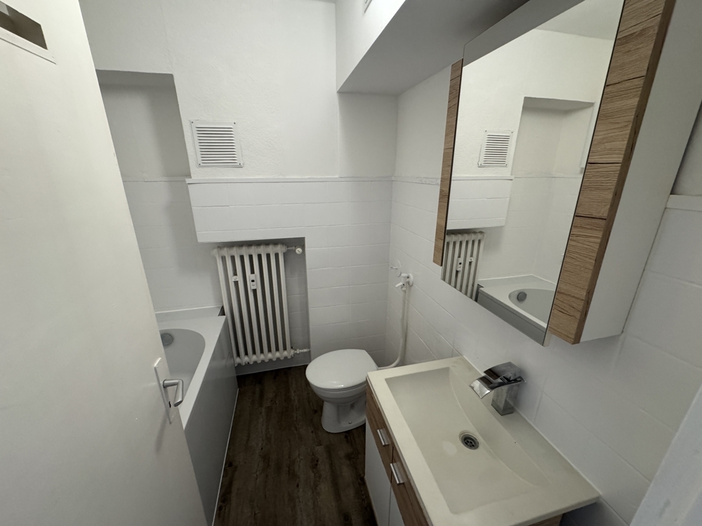 Gepflegte, großzügige und helle Wohnung mit Balkon - Foto 4