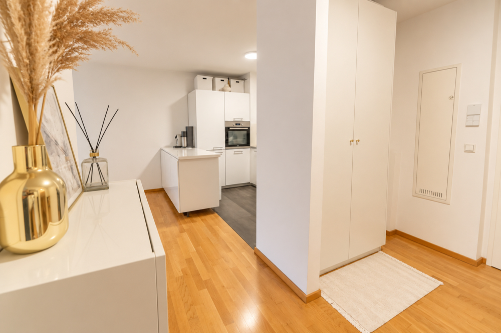 Mit Rheinblick: Hochwertige 2 Zimmer-Wohnung, Wellness im Haus - Photo 4