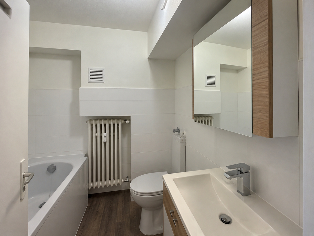 Gepflegte, großzügige und helle Wohnung mit Balkon - Foto 4