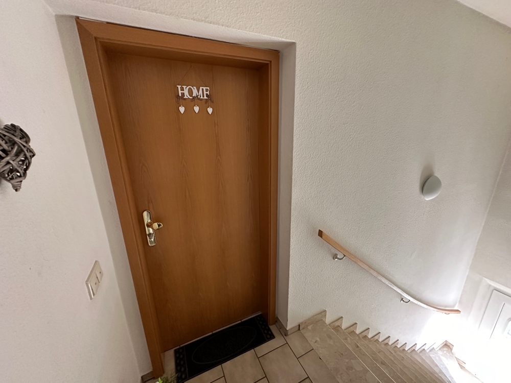 Haustür Wohnung DG