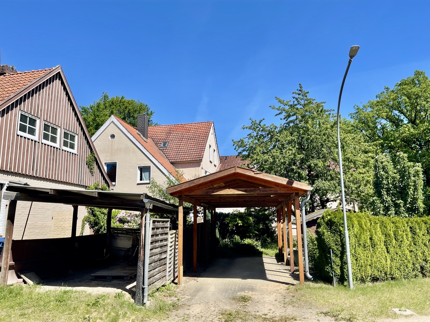 Carport-Stellplätze vorhanden