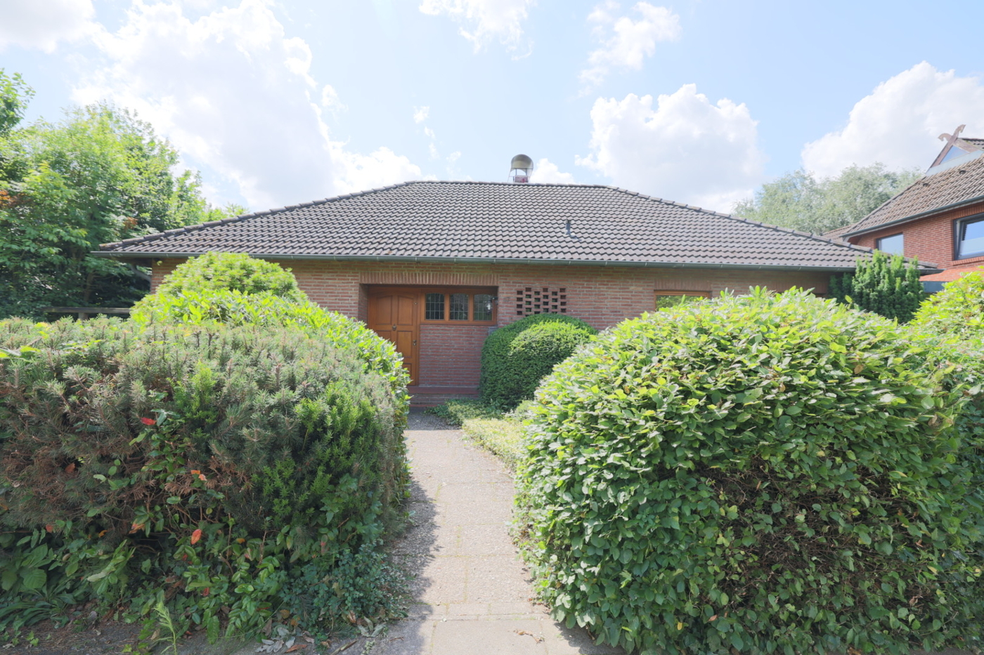 Walmdachbungalow