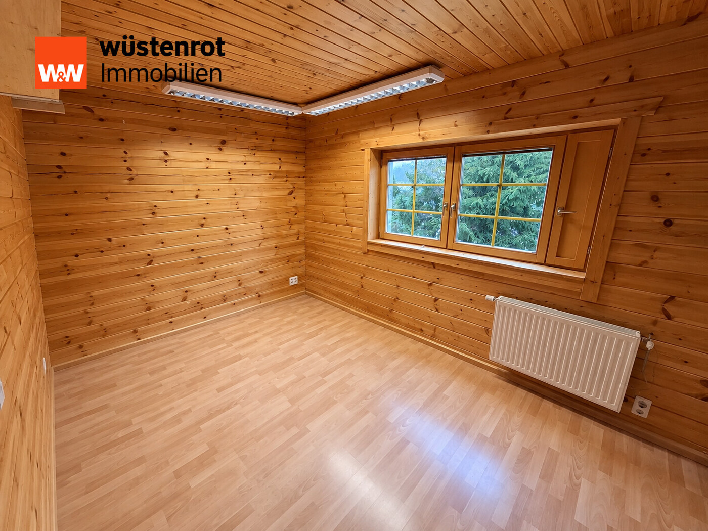 Arbeits-/Gästezimmer im Erdgeschoss