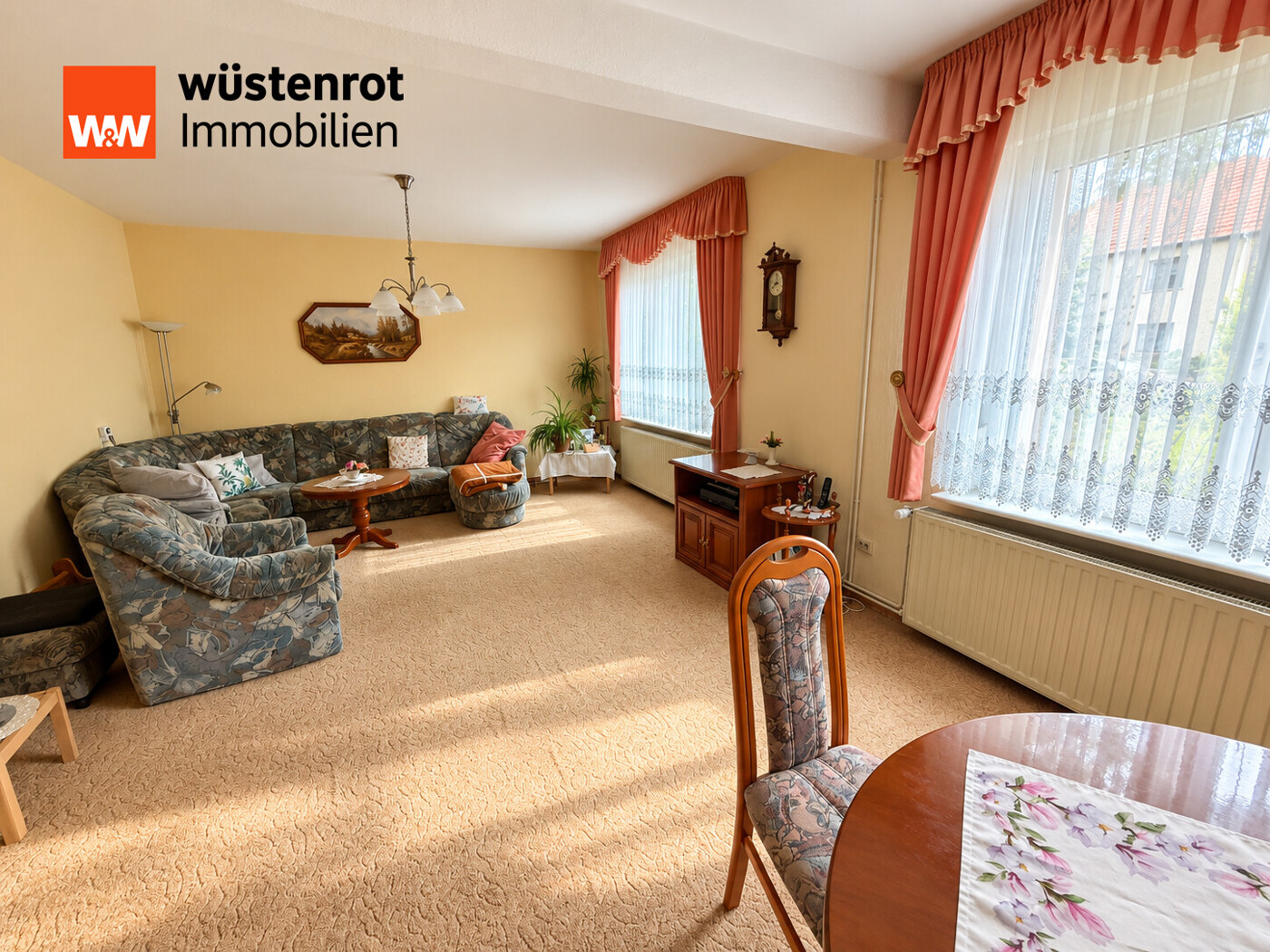 Wohnzimmer mit Essbereich