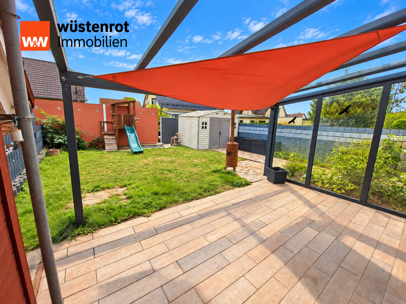 Terrasse mi Blick auf den Garten