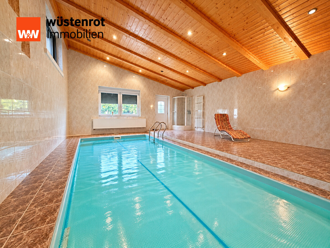 Indoor-Pool