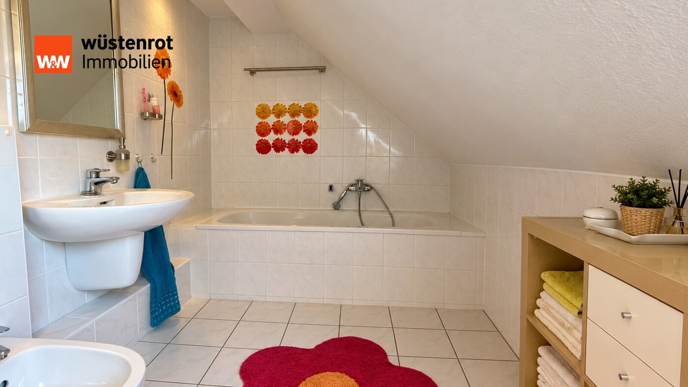 Badezimmer mit Badewanne