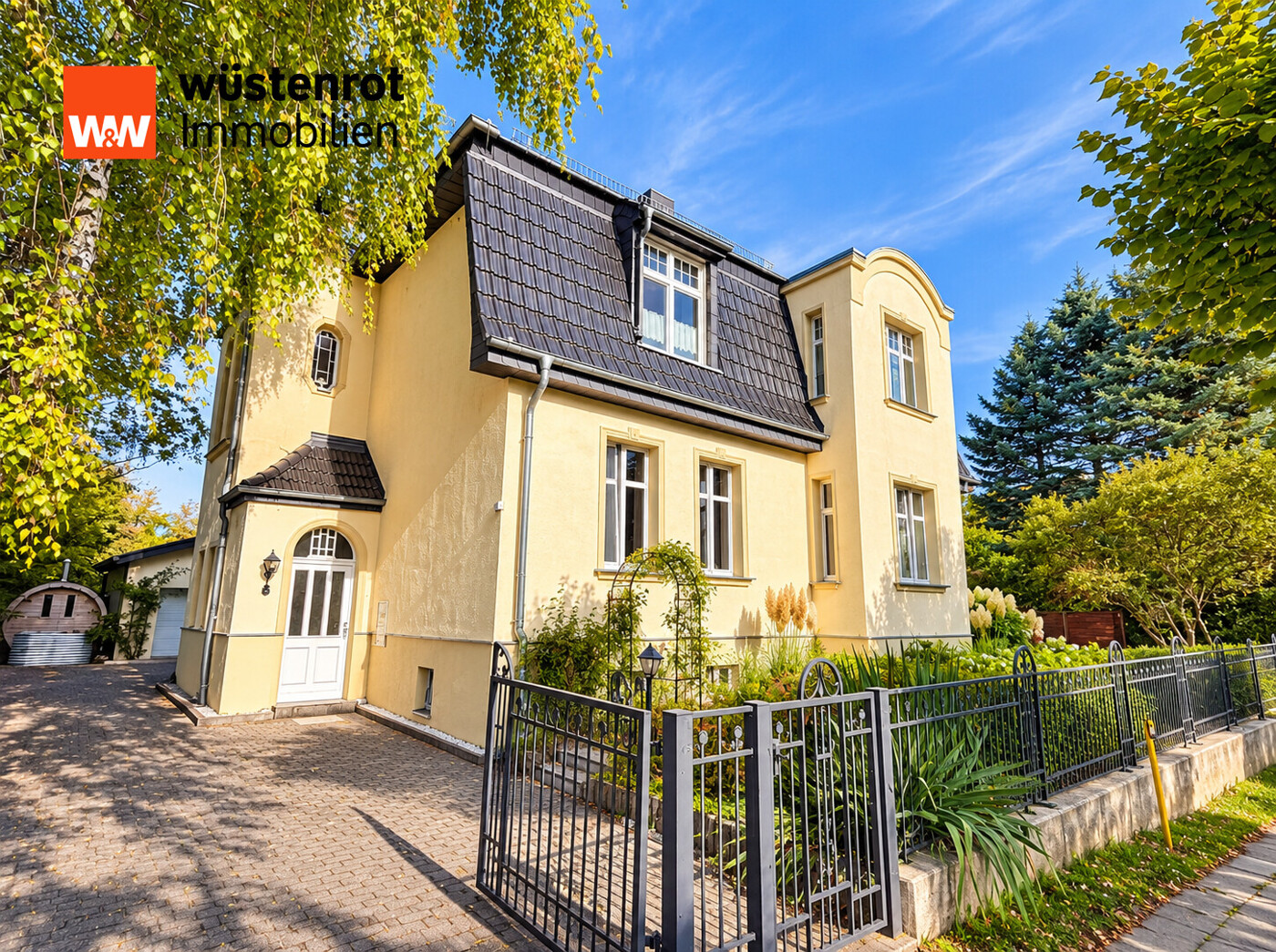 Stilvolle Villa in grüner Umgebung