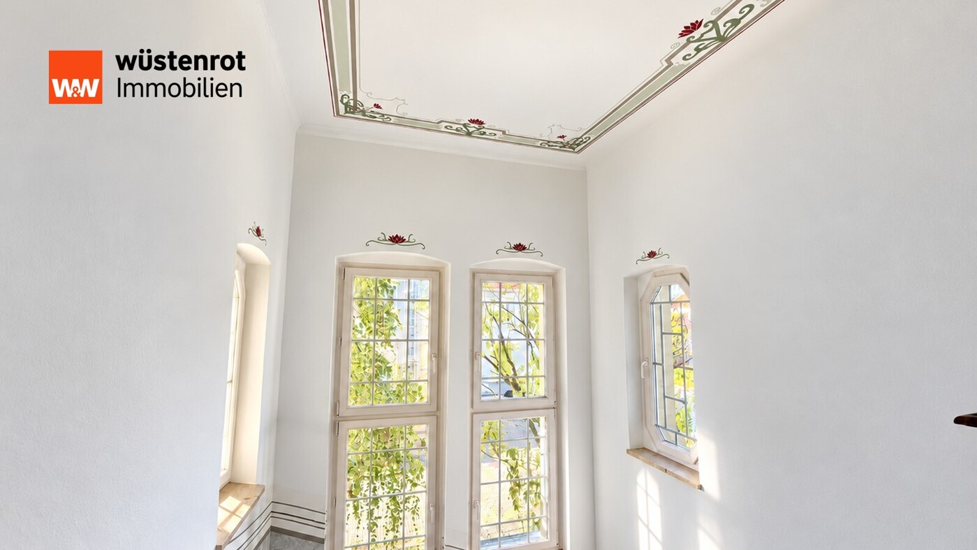 Treppenhaus mit Verzierungen