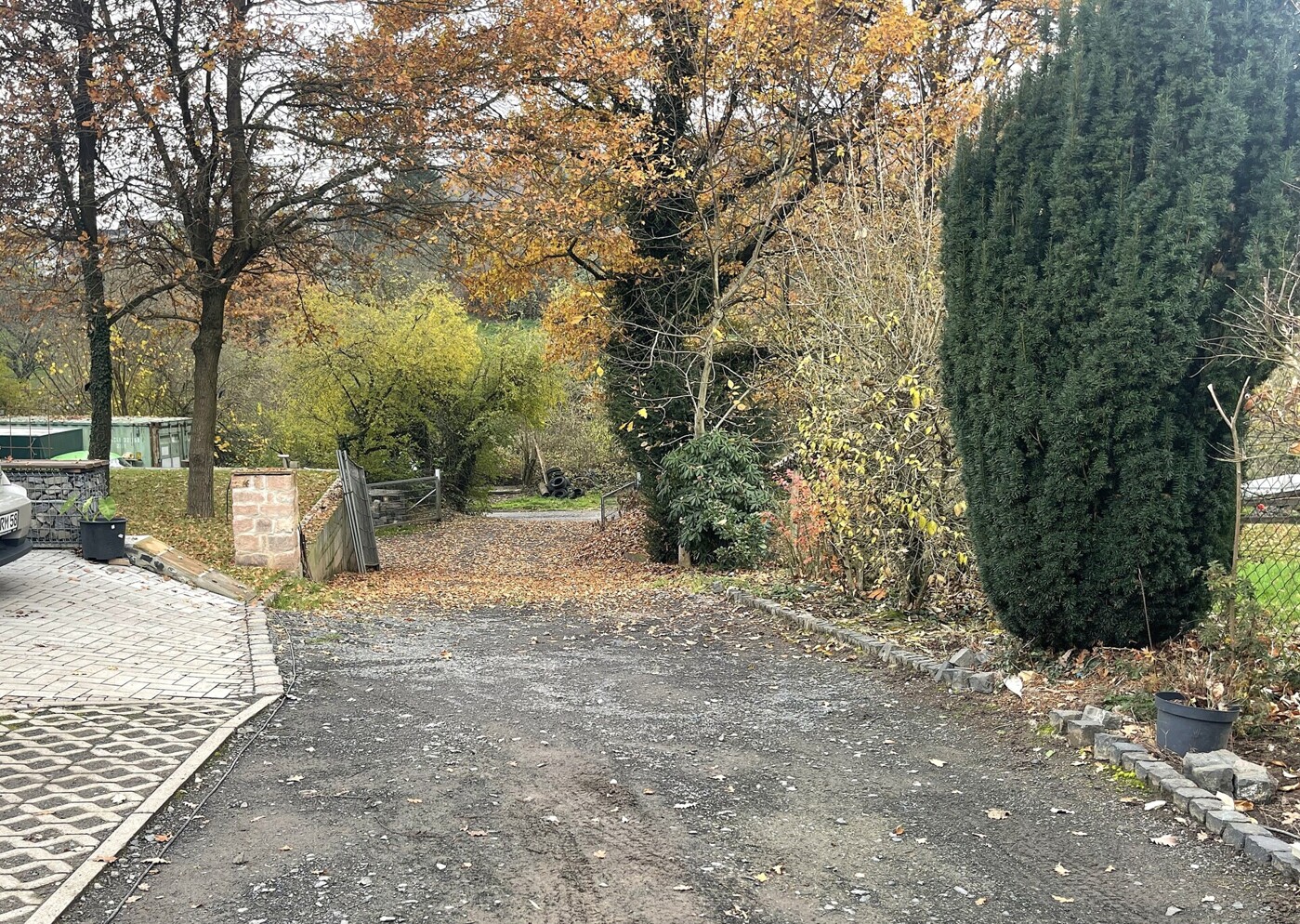 Zufahrt / Hoffläche