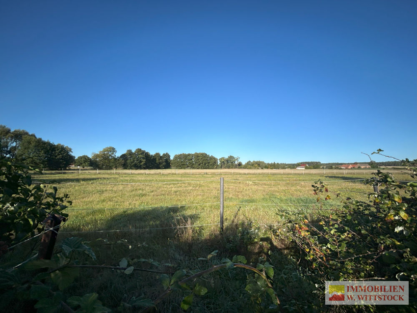 freier Blick hinter dem Gartengrundstück