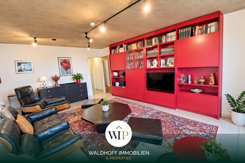 Dreizimmerwohnung mit Balkon und Garage