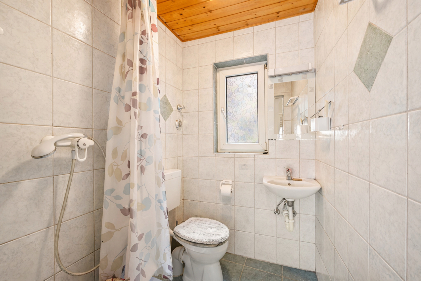 Badezimmer EG
