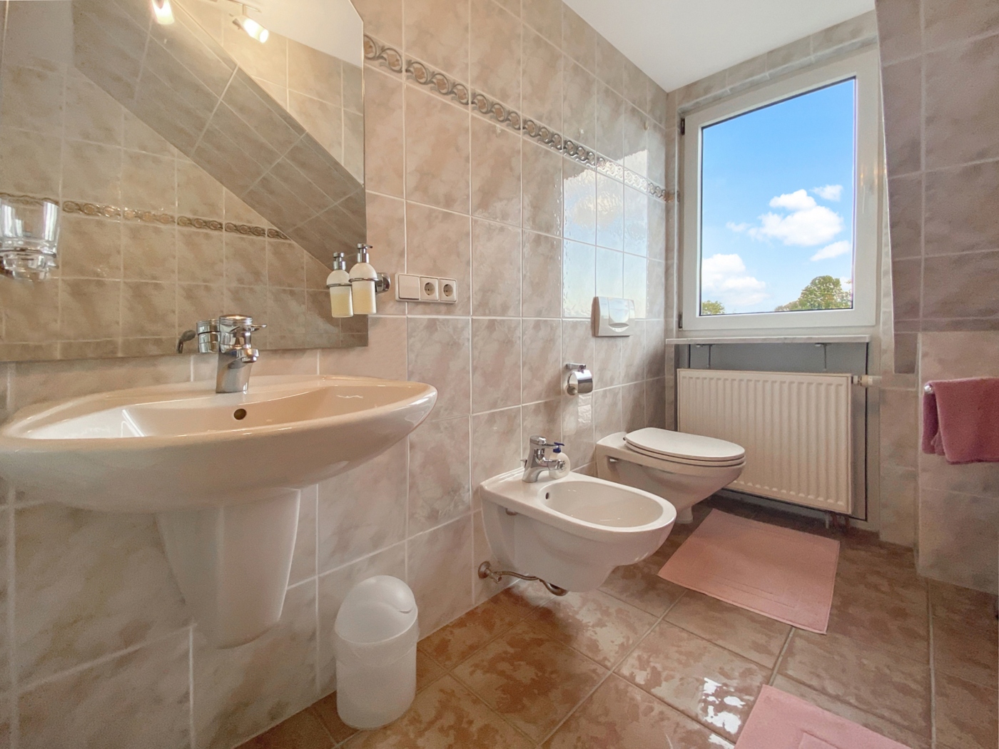 OG BAD zum Gästezimmer