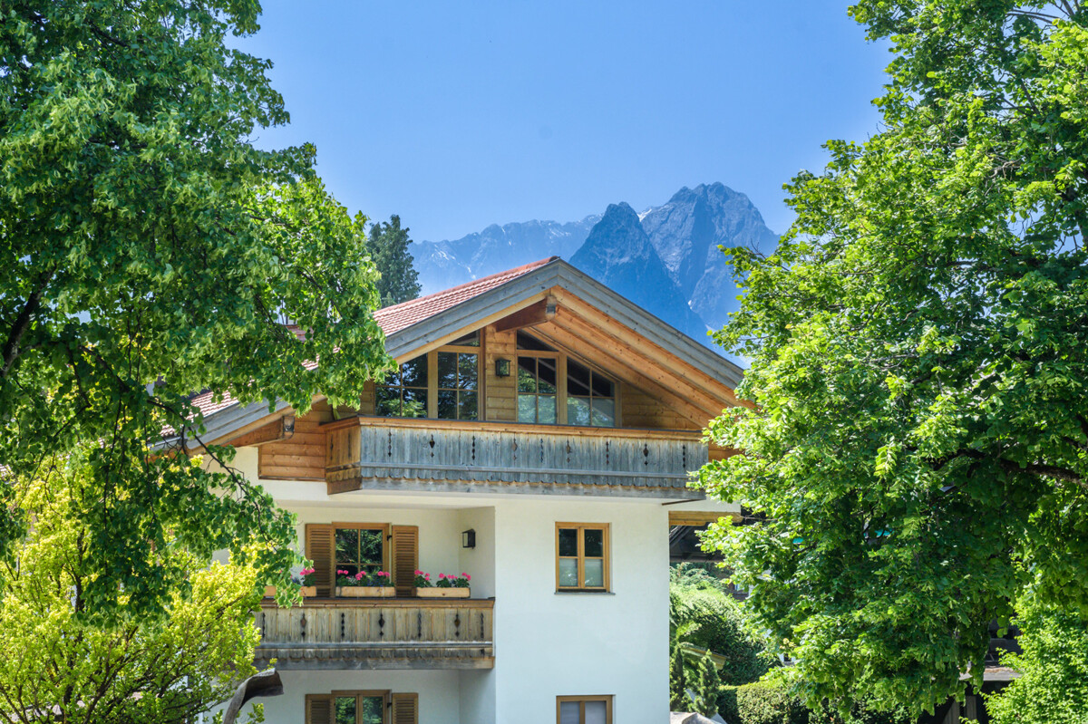 Moderne 3-Zi.-Dachgeschoss-Wohnung