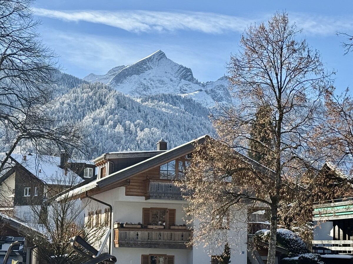 Moderne DG -Wohnung-3-Zimmer