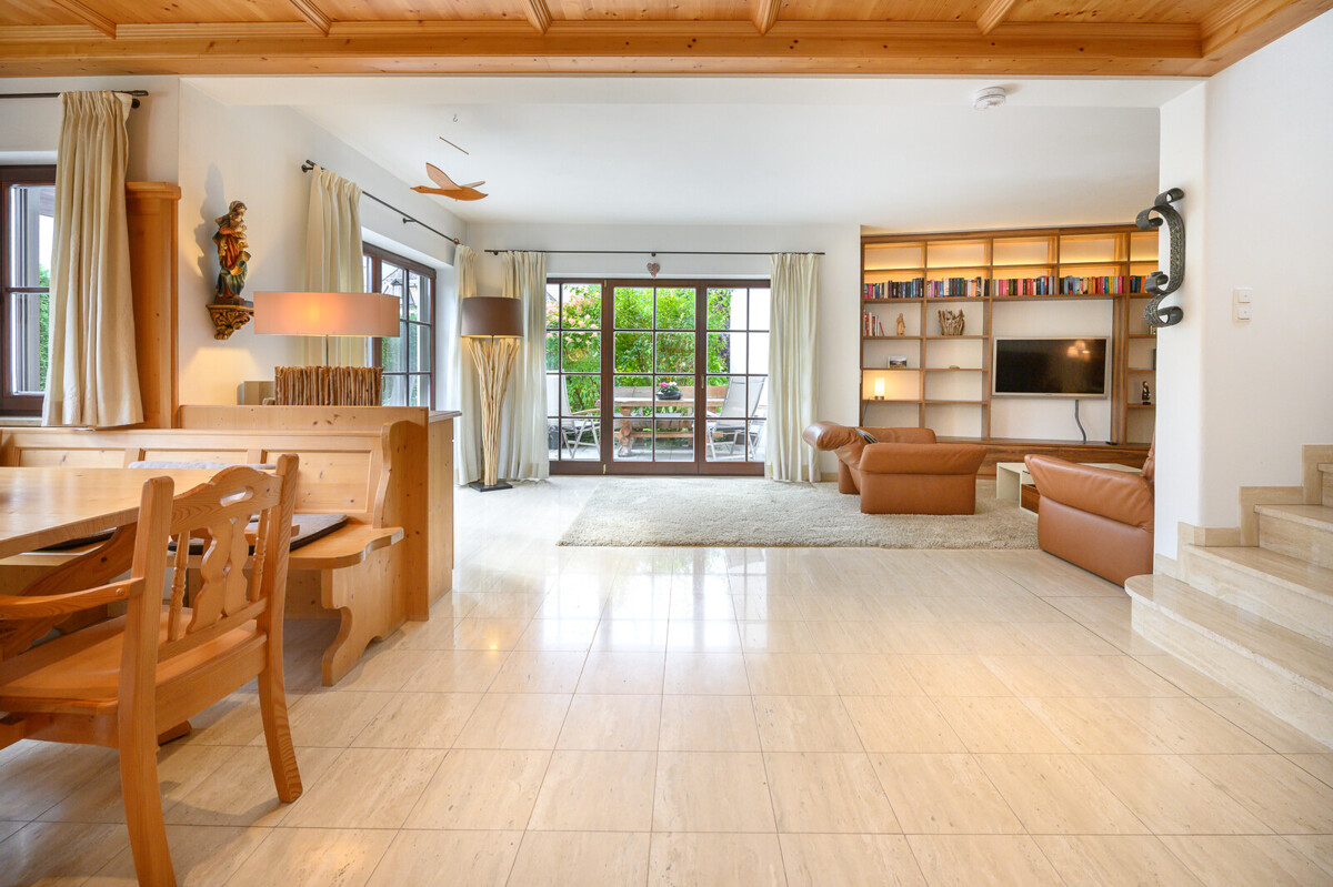 Stilvoll wohnen | Klassisches Anbauhaus