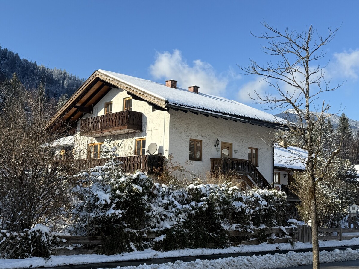 Zweifamilienhaus mit Garagen-Anbau | Krepelschrofen