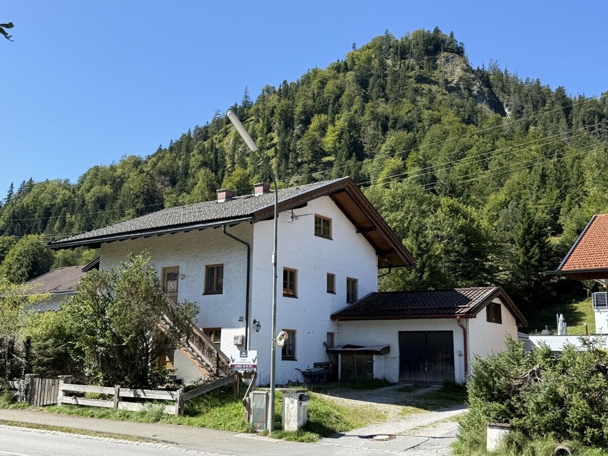 Zweifamilienhaus zur Sanierung