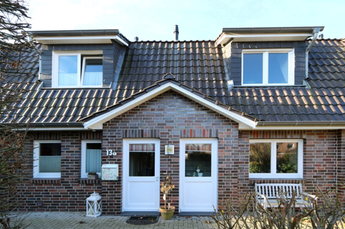 V1435 Außenansicht Eingang