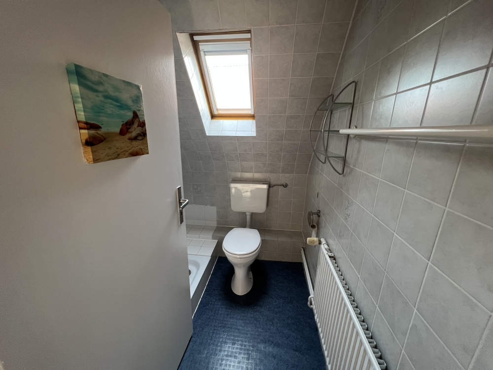 Wohnen, wo die Nordsee zum Alltag dazugehört – gemütliche 3-Zimmer-Dachgeschosswohnung in Hooksiel - Foto 5