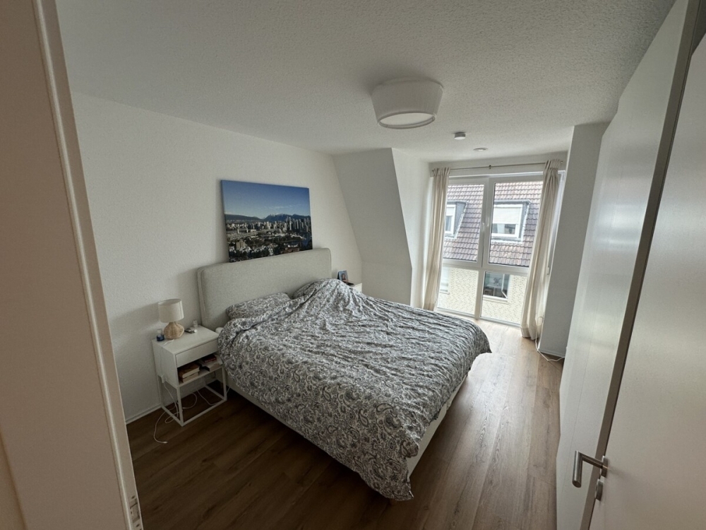 Obergeschosswohnung zur Miete in zentraler Lage ! - Photo 2