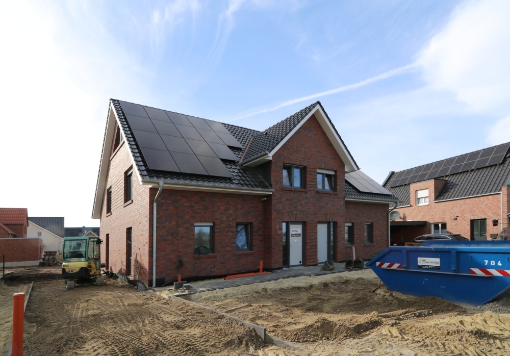 Neubau-Doppelhaushälfte - KfW-40 - mit PV-Anlage und Speicher - Foto 4