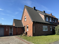 Hausansicht/Auffahrt