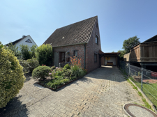 Hausansicht/Auffahrt