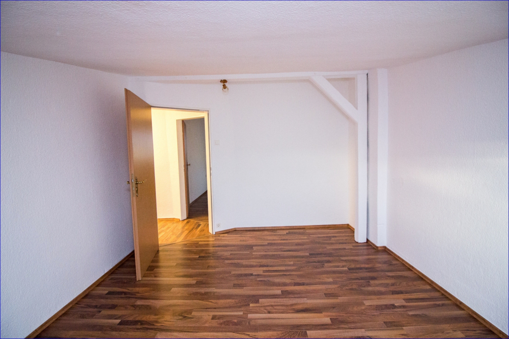 Zentrale Lage trifft auf charmantes Wohnambiente – Ihre neue Dachgeschosswohnung wartet! - Photo 5