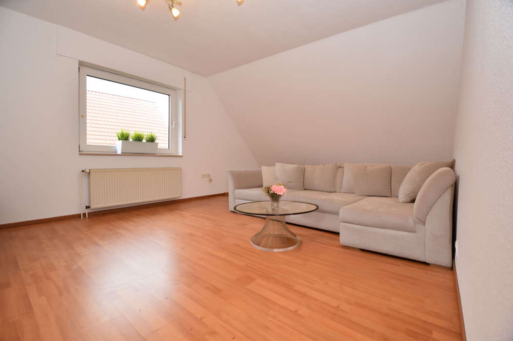 Dachgeschoswohnung mit Garage in ruhiger Siedlungslage in Markhausen - Photo 1