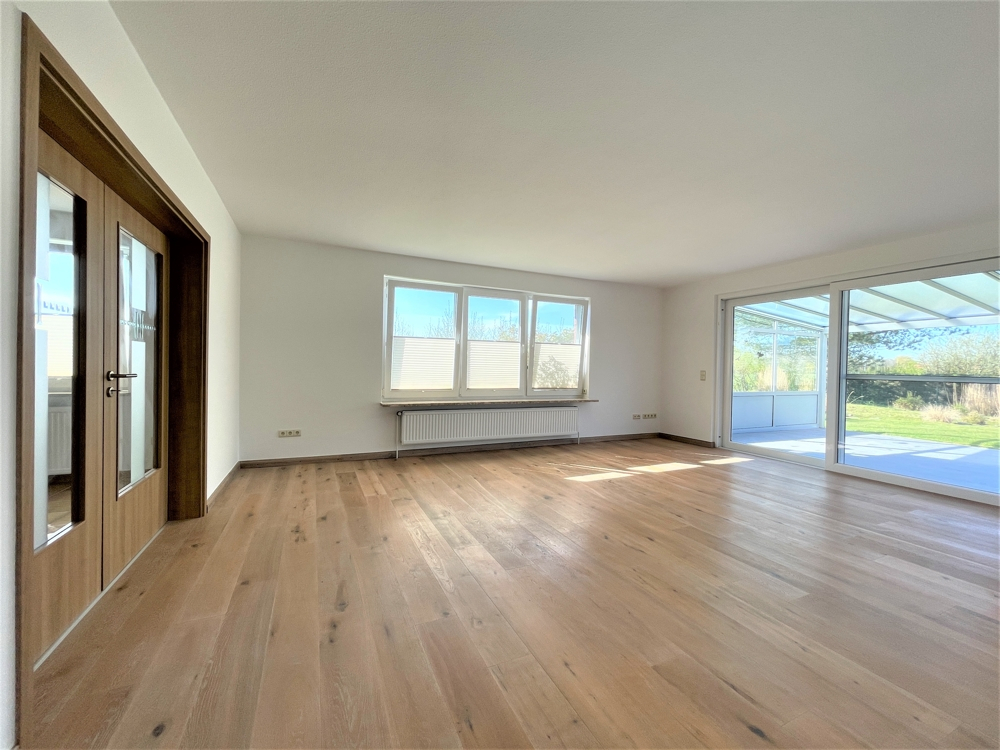 Saniertes Einfamilienhaus in Uthwerdum mit vielen Extras und einem tollen Blick ins Grüne! - Foto 1